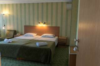 Отель Noviz hotel Пловдив Улучшенный двухместный номер с 1 кроватью-1
